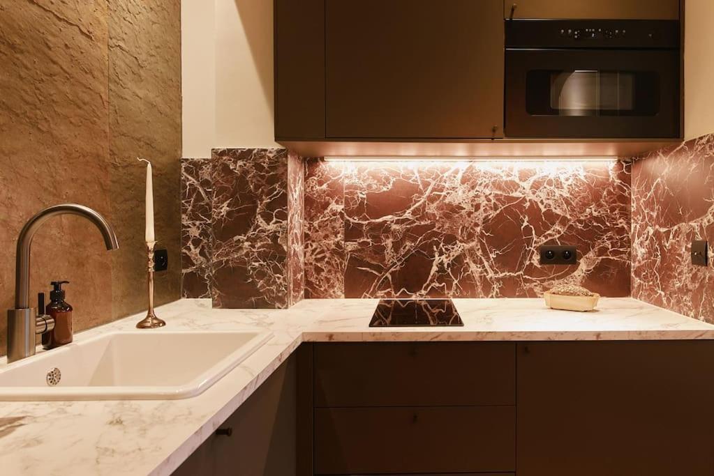 Rosso Levanto - Duke Housing Parijs