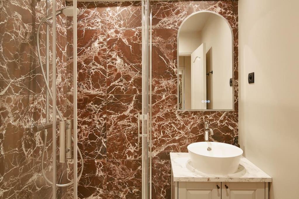 Rosso Levanto - Duke Housing * Parijs